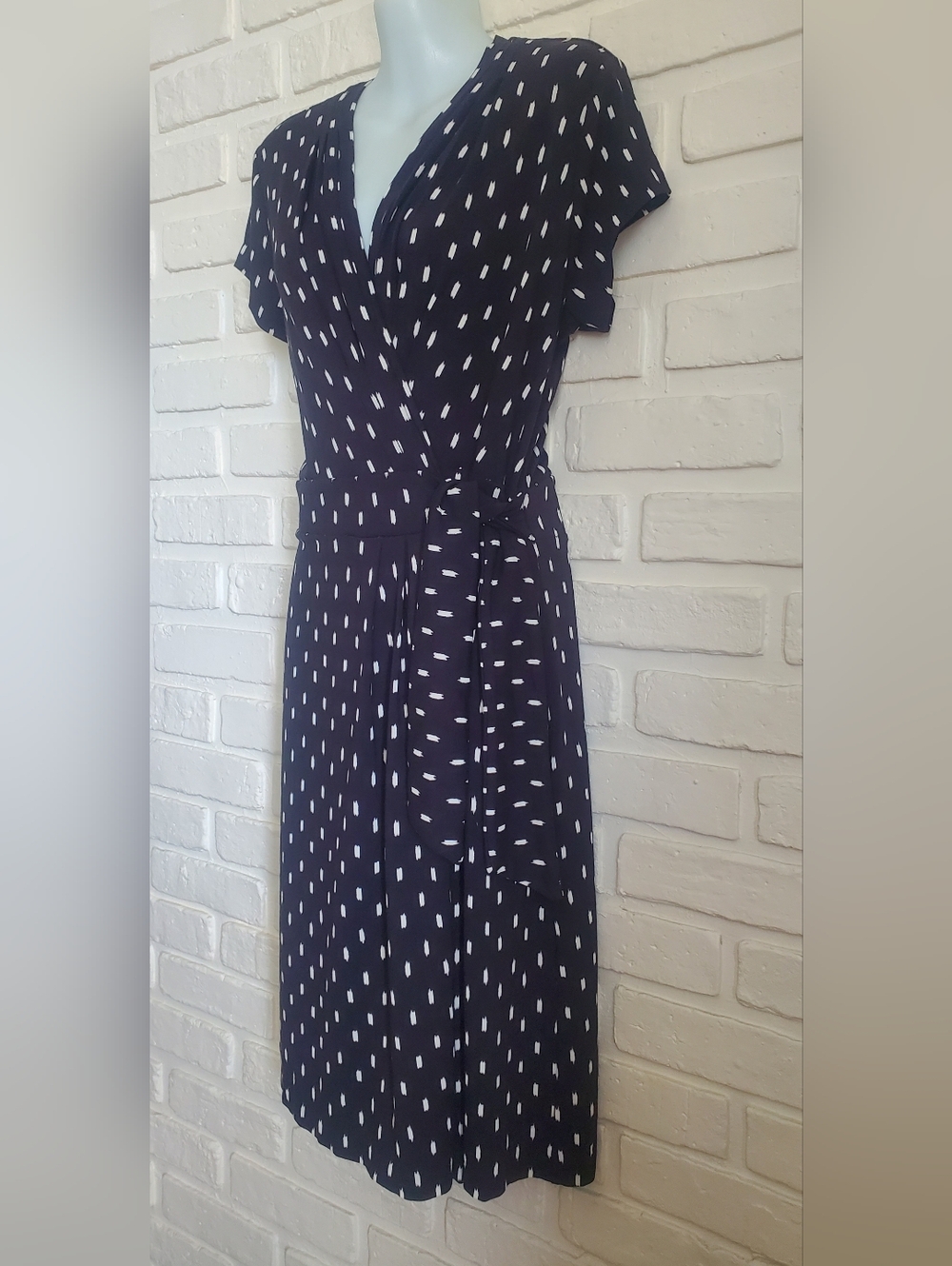 Ann Taylor Midi Wrap Dress Black And White Print Short Sleeves Size 8 - Picture 5 of 15